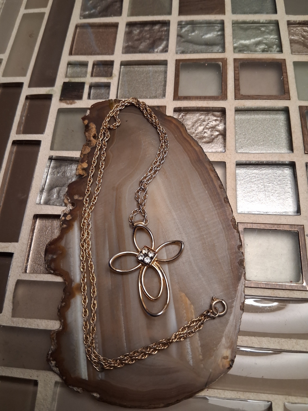 Vintage Gold Floral Loop Pendant Necklace with Clear Stone